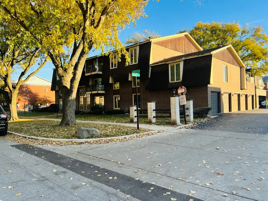 5721 W 103rd Street #204, Oak Lawn, IL 60453 - #2