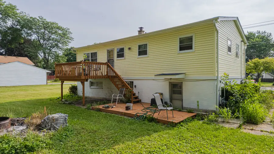 1048 Belle Plaine Avenue, Gurnee, IL 60031 - Image #2