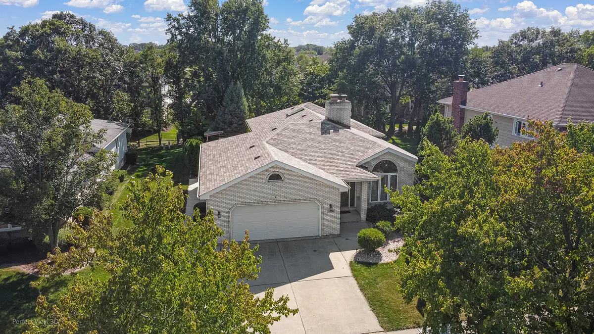 1216 Country Lane, Lemont, IL 60439 - Image #1
