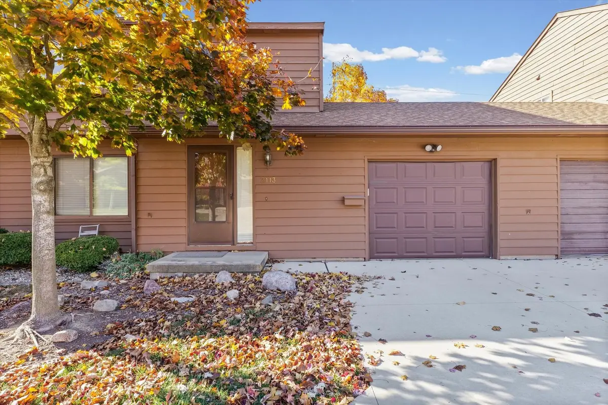 2113 Sunview Drive #2113, Champaign, IL 61821 - Image #1