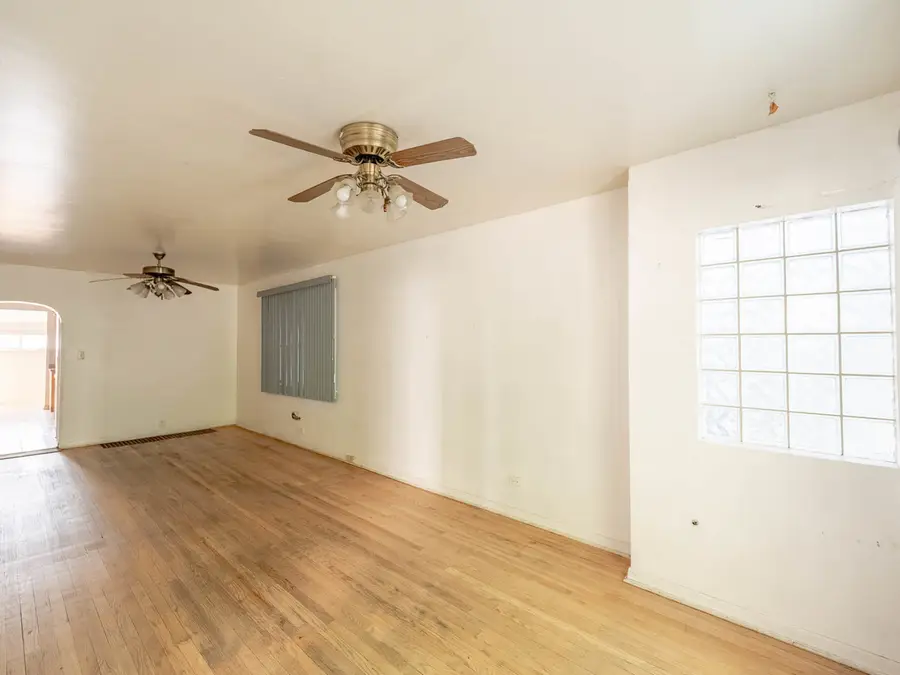 2435 N Monticello Avenue, Chicago, IL 60647 - Image #2