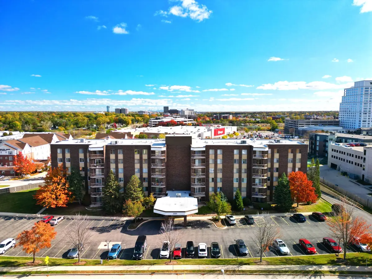 2201 S Grace Street #604, Lombard, IL 60148 - Image #1