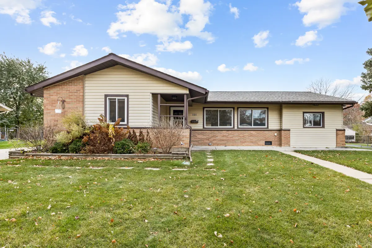 940 Victoria Lane, Elk Grove Village, IL 60007 - Image #1