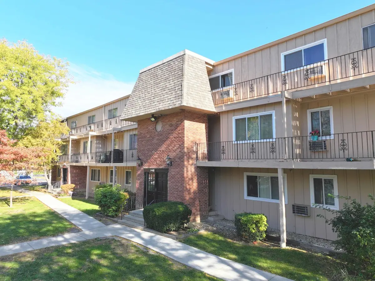 2504 Algonquin Road #17, Rolling Meadows, IL 60008 - Image #1