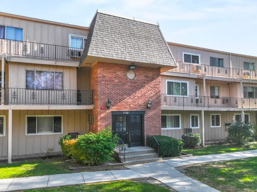 2504 Algonquin Road #17, Rolling Meadows, IL 60008 - Image #2