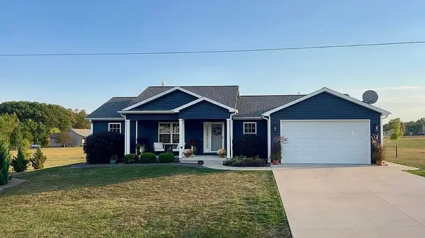 6227 E Sarver Lane, Argenta, IL 62501