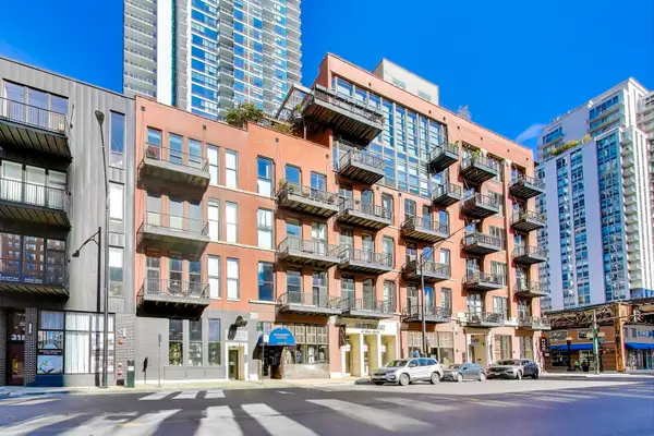 300 W Grand Avenue #210, Chicago, IL 60654