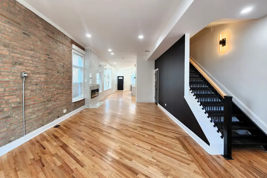 6450 S Greenwood Avenue, Chicago, IL 60637 - Image #2
