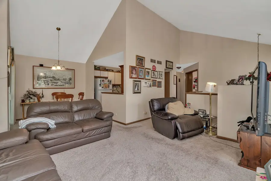 2750 Shelly Lane, Aurora, IL 60504 - Image #3