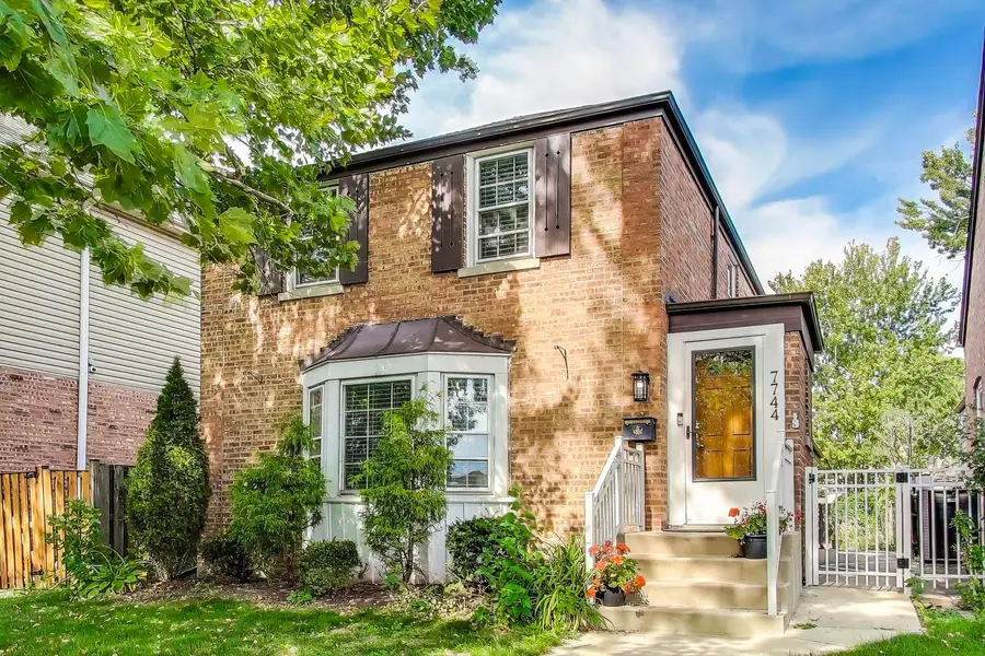 7744 W Thorndale Avenue, Chicago, IL 60631 - Image #2