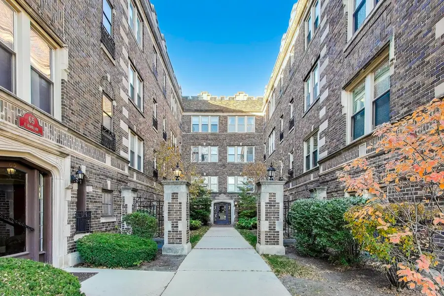 75 E Harris Avenue #3E, La Grange, IL 60525 - Image #2