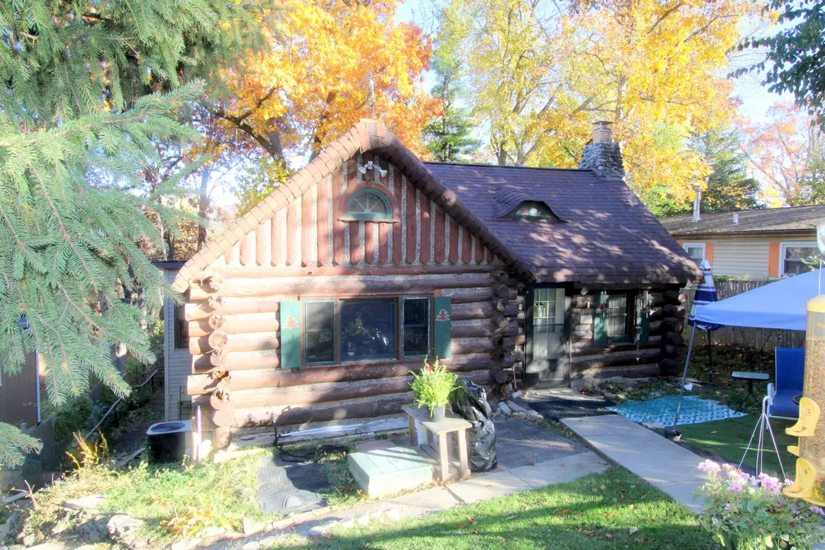 312 N Cresthill Avenue, McHenry, IL 60050 - Image #1