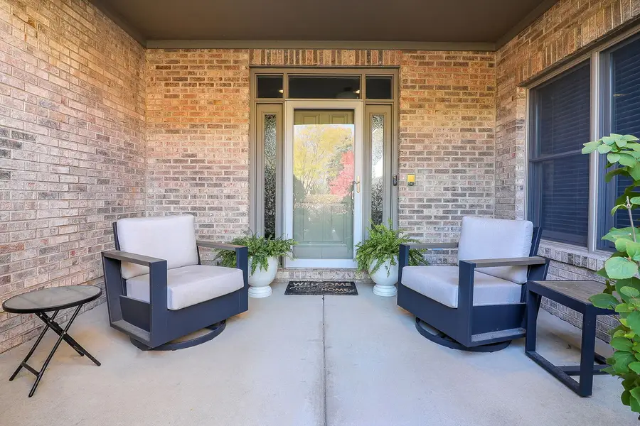 921 Oak Crest Lane, Saint Charles, IL 60175 - Image #2