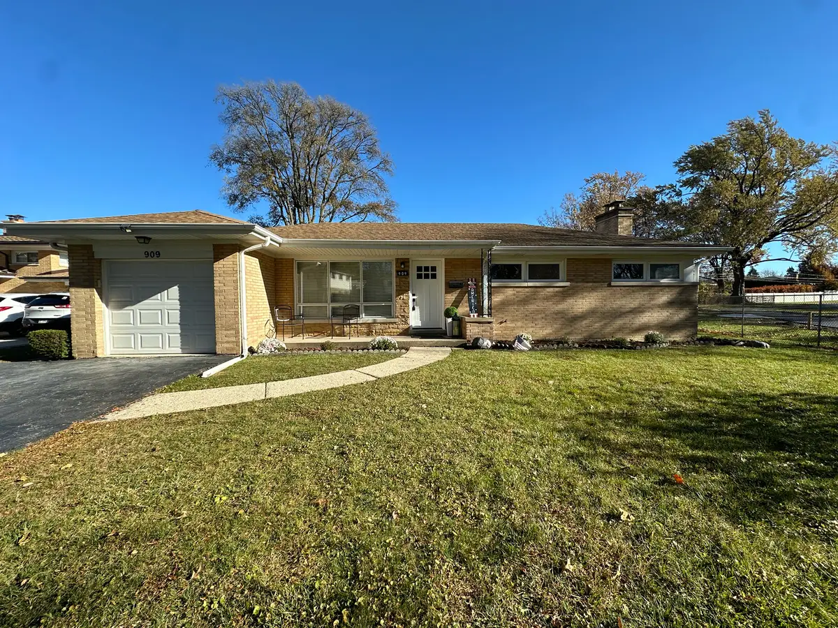 909 S Emerson Street, Mount Prospect, IL 60056 - Image #1
