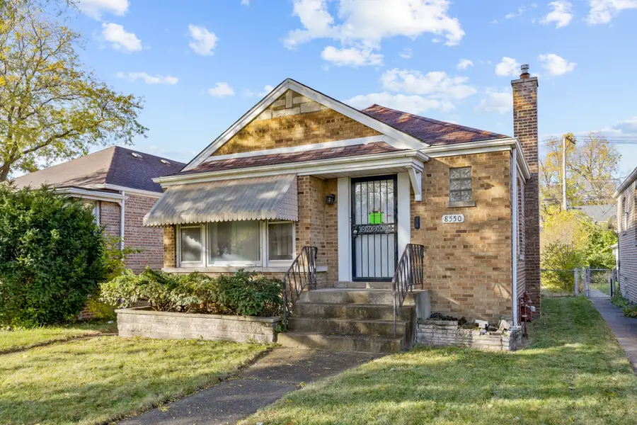 8550 S Jeffery Boulevard, Chicago, IL 60617 - #3