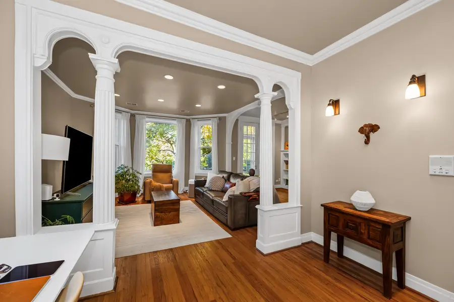 912 N Oakley Boulevard #2, Chicago, IL 60622 - Image #2