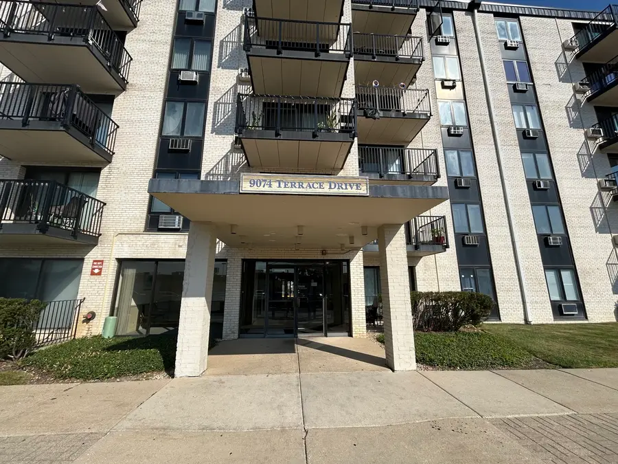 9074 W Terrace Drive #4N, Niles, IL 60714 - Image #2
