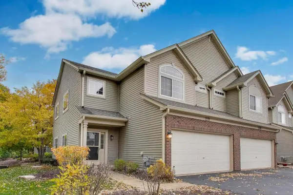 2271 Stoughton Circle, Aurora, IL 60502