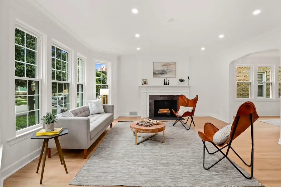 5828 N Melvina Avenue, Chicago, IL 60646 - Image #2