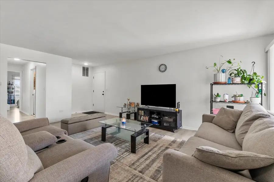 1518 Harbour Court #A1, Schaumburg, IL 60193 - Image #3