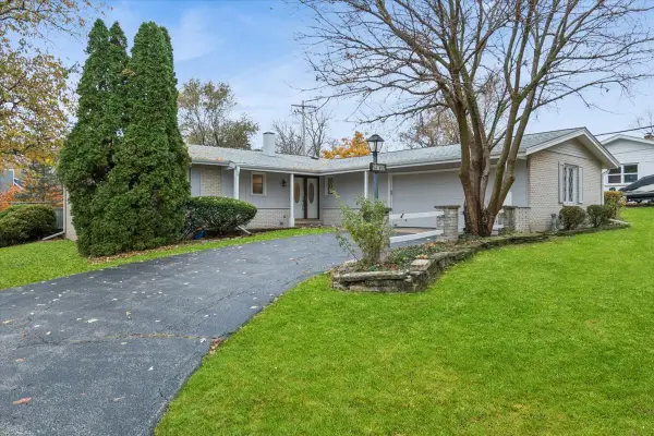 25W125 Lacey Avenue, Naperville, IL 60563