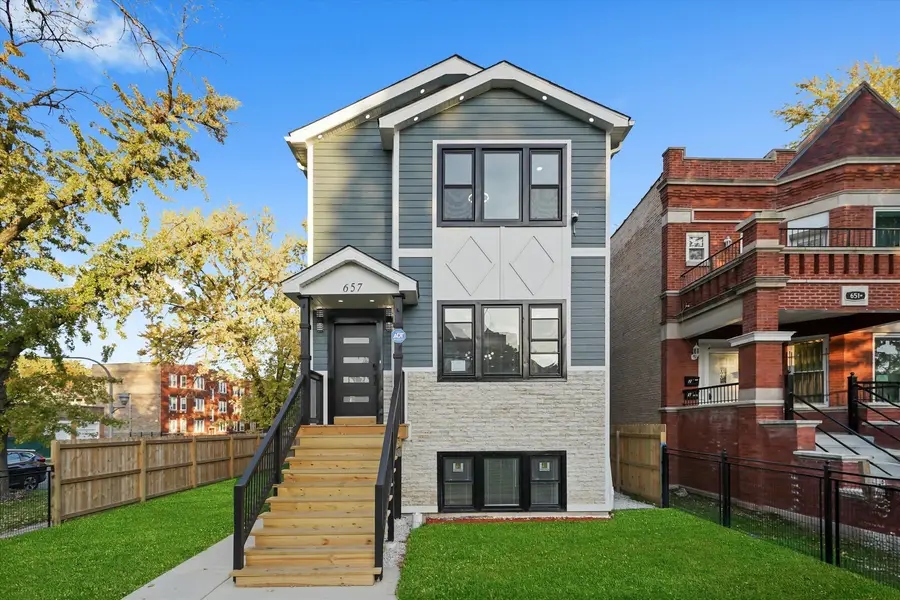 657 N Pine Avenue, Chicago, IL 60644 - Image #2
