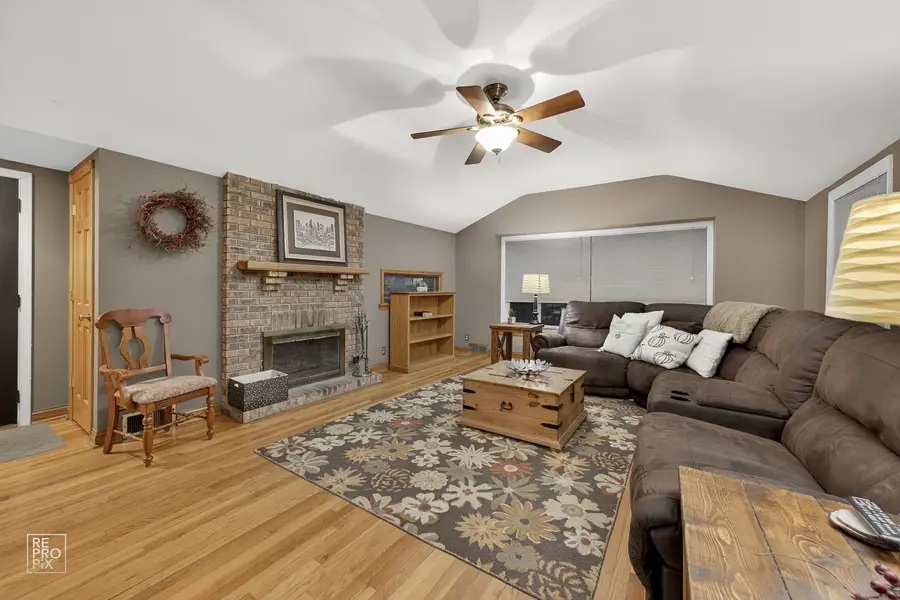 828 Carlisle Road, Batavia, IL 60510 - Image #3