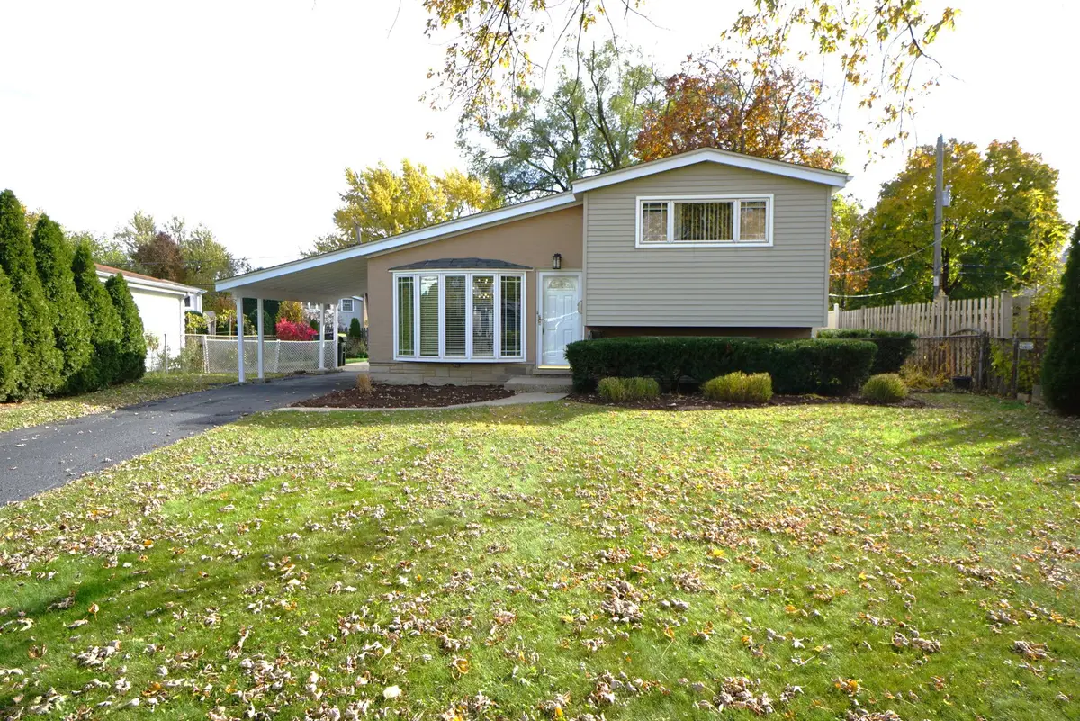 203 Valerie Court, Glenview, IL 60025 - Image #1