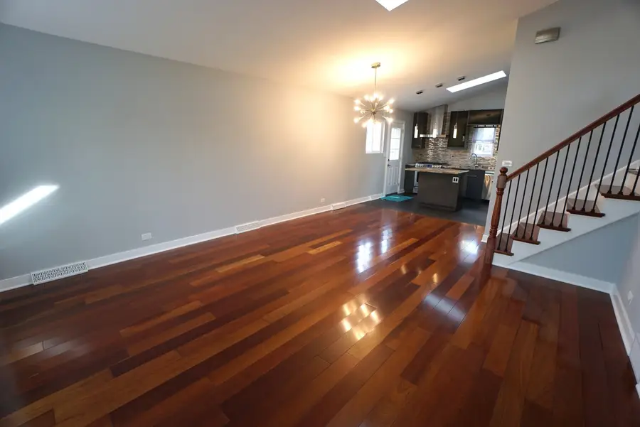 203 Valerie Court, Glenview, IL 60025 - Image #3