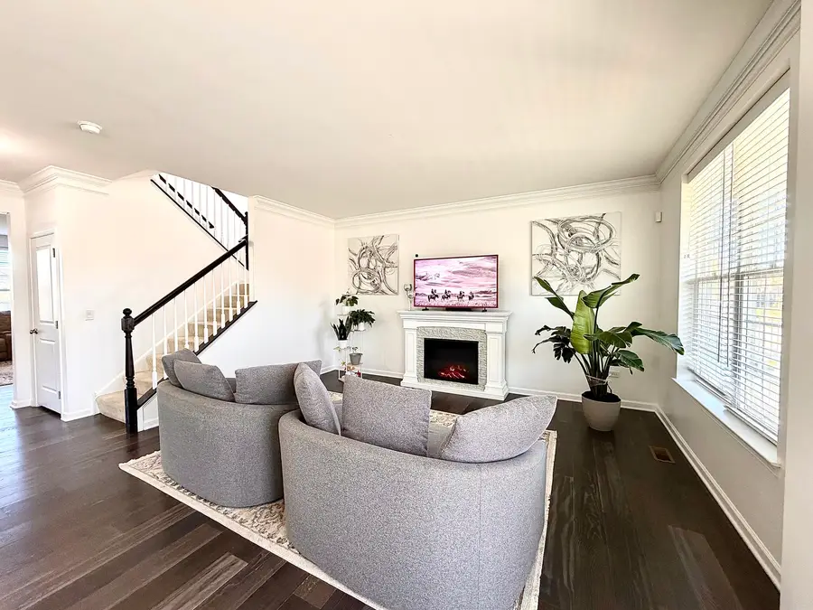 3660 Thornhill Drive, Elgin, IL 60124 - Image #2