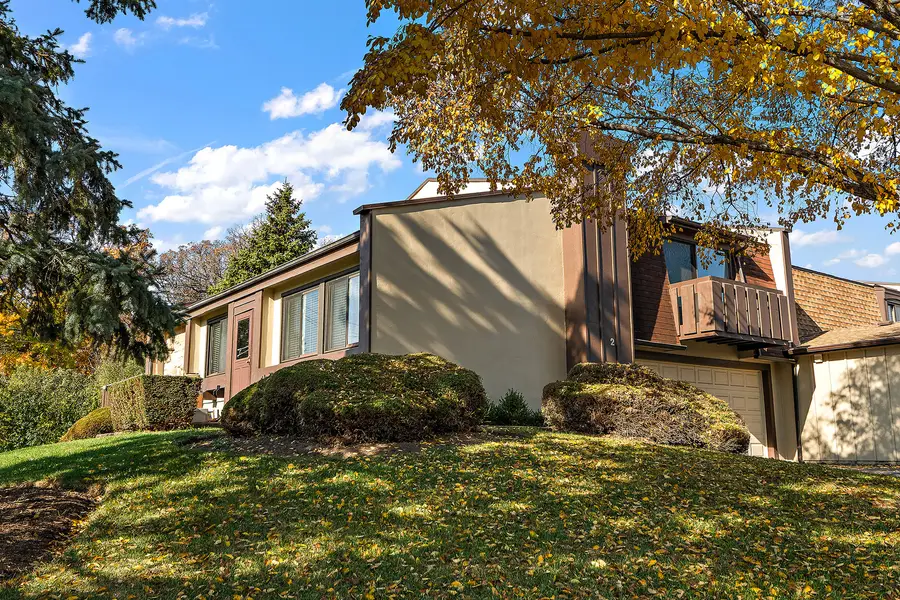 2 Westwood Drive, Indian Head Park, IL 60525 - Image #2