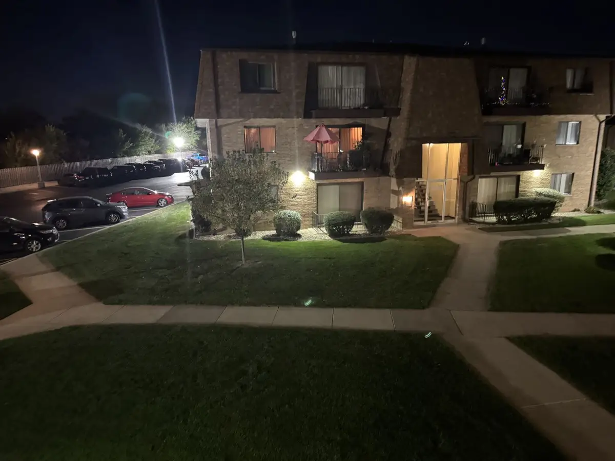 4905 W 109th Street #202, Oak Lawn, IL 60453 - Image #1