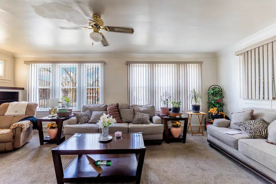 8129 S Cornell Avenue, Chicago, IL 60617 - Image #3