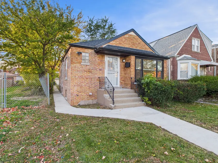 10036 S Saint Lawrence Avenue, Chicago, IL 60628 - Image #2