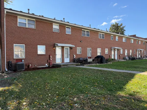 685 Old Indian Trail Road, Aurora, IL 60506