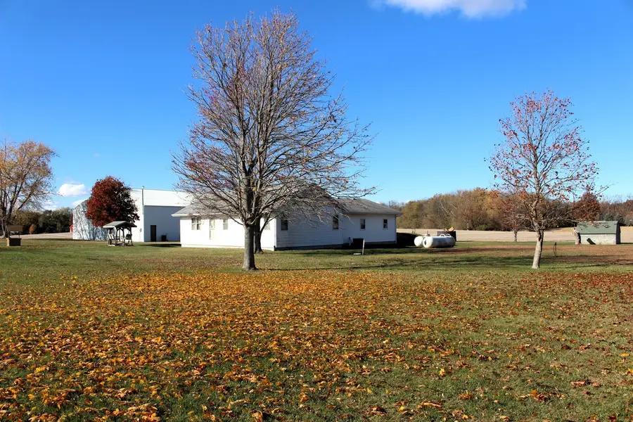 17395 Swisher Hill Road, Dewitt, IL 61735 - Image #3