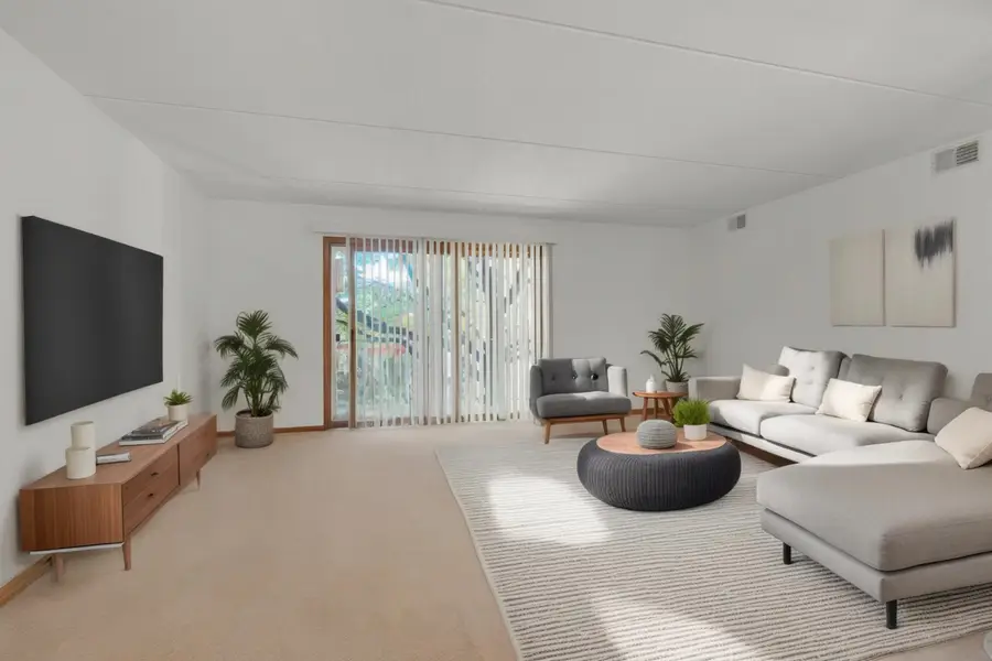 6530 W Irving Park Road #207, Chicago, IL 60634 - Image #2