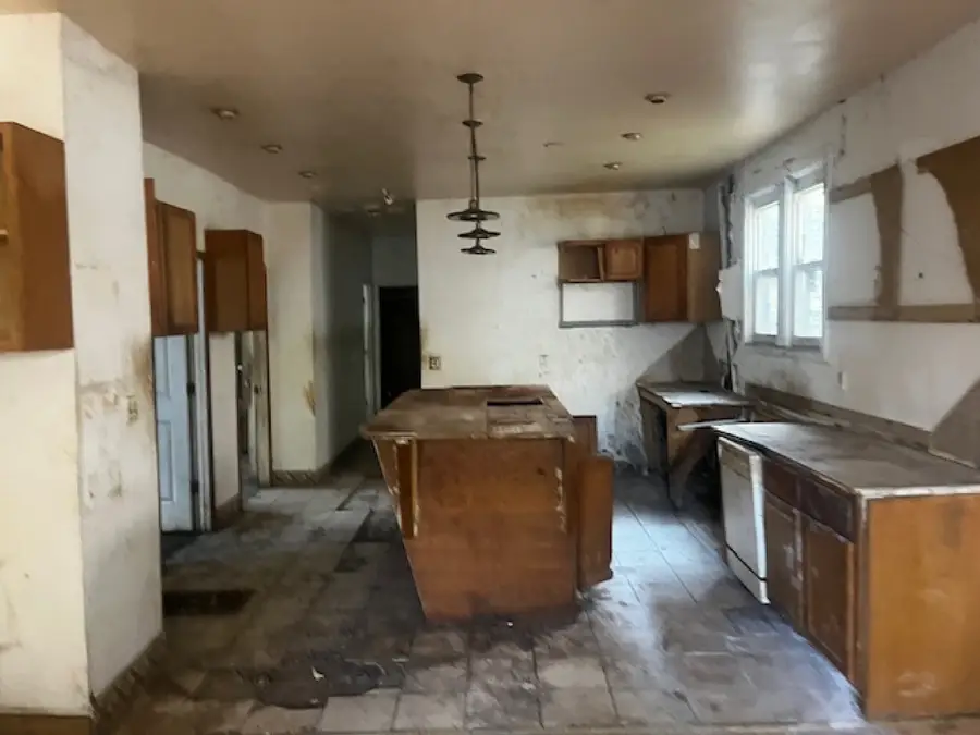 8419 S Muskegon Avenue, Chicago, IL 60617 - Image #3