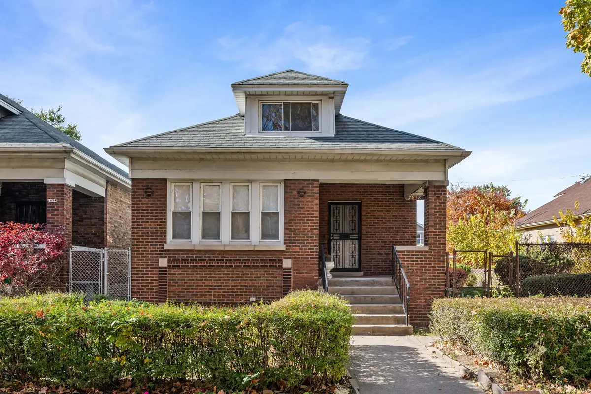 7832 S Paxton Avenue, Chicago, IL 60649 - Image #1
