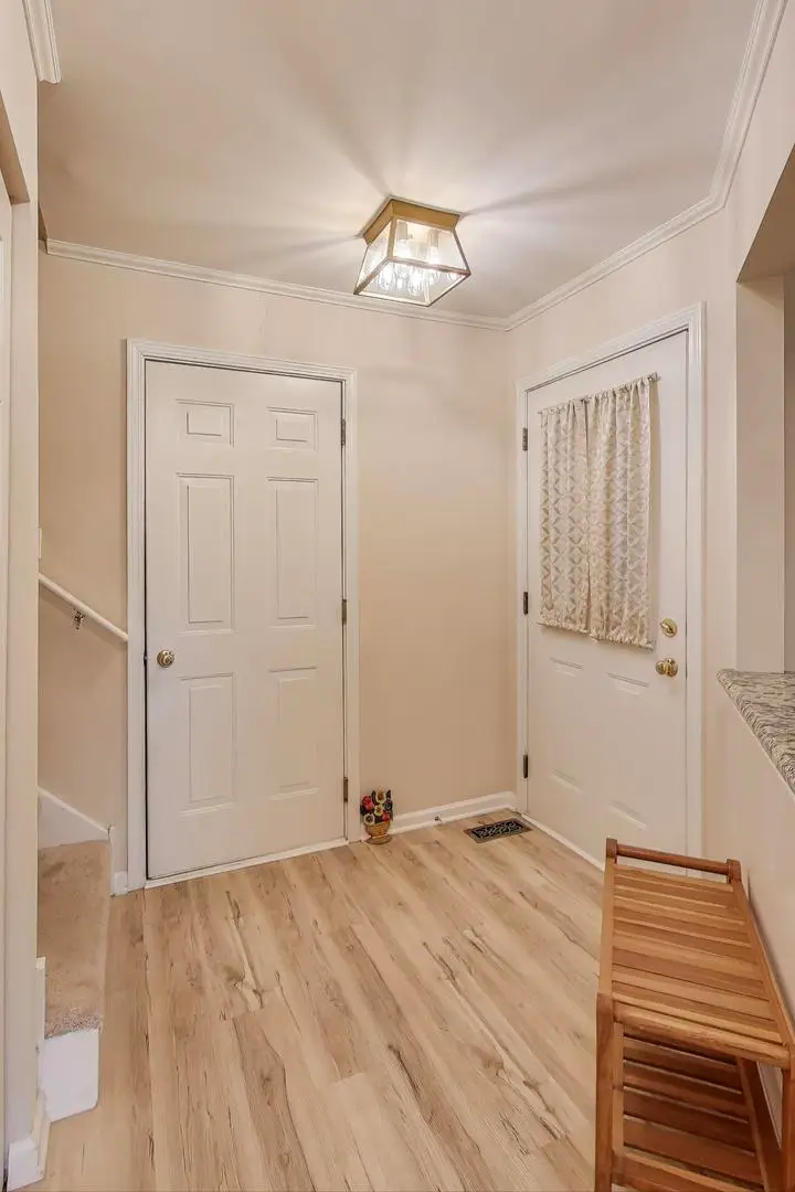 1576 N Saint Marks Place, Palatine, IL 60067 - Image #2