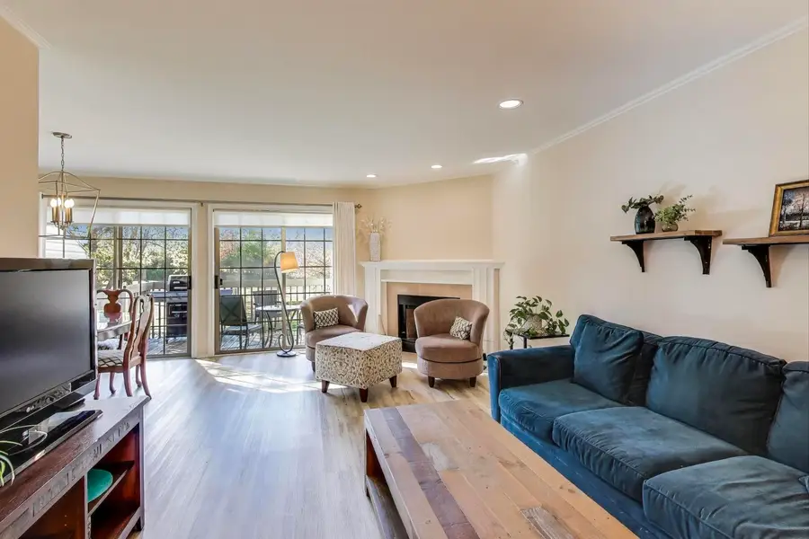 1576 N Saint Marks Place, Palatine, IL 60067 - Image #3