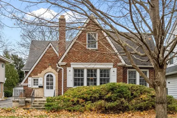 1767 Clifton Avenue, Highland Park, IL 60035