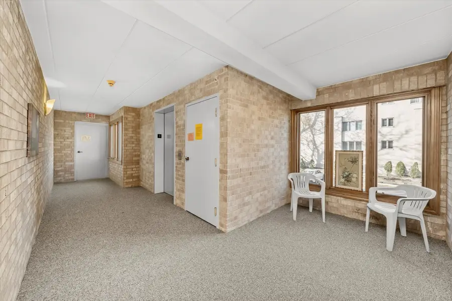 4530 W 93rd Street #1A, Oak Lawn, IL 60453 - Image #2