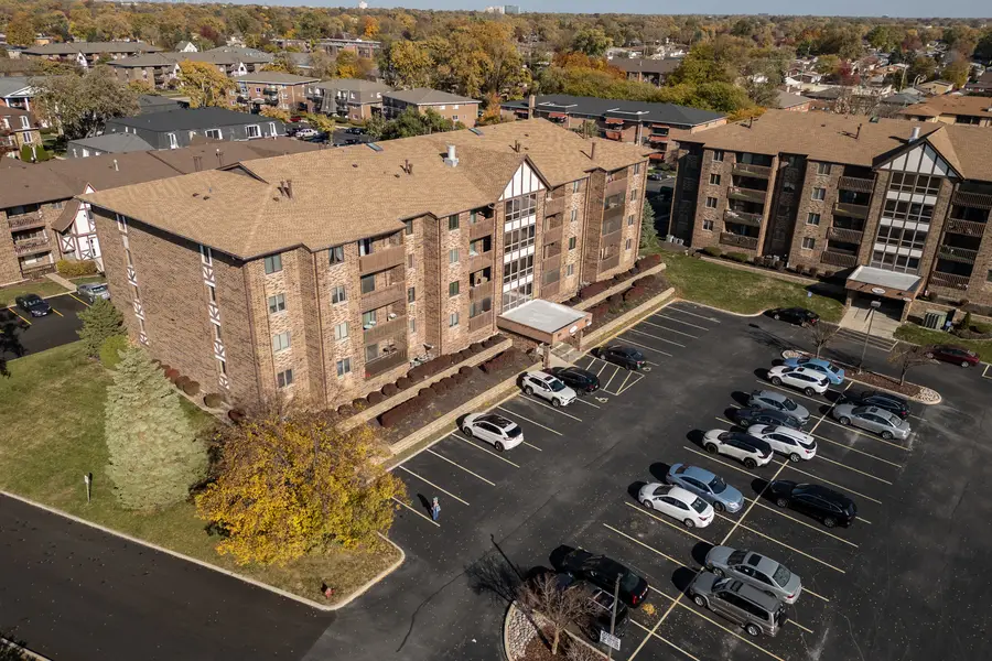 10420 Circle Drive #47B, Oak Lawn, IL 60453 - Image #2