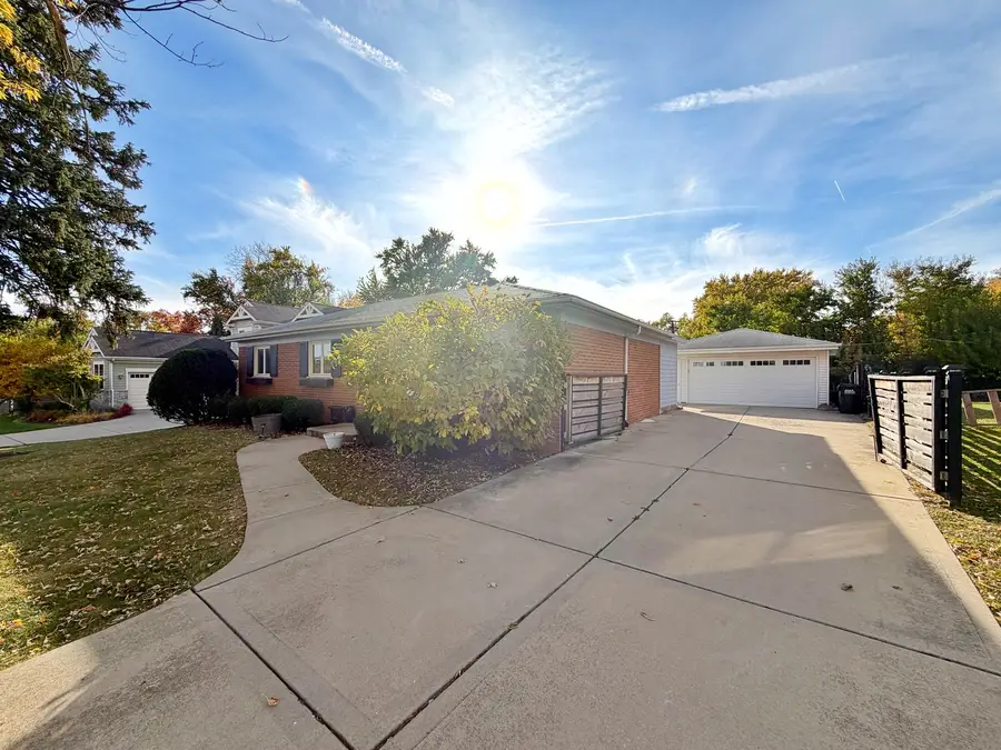 1S518 Macarthur Drive, Oakbrook Terrace, IL 60181 - Image #2