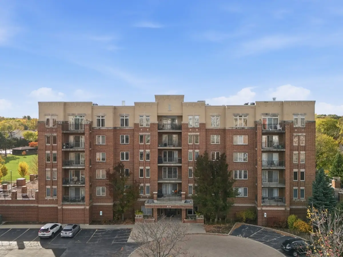 615 Perrie Drive #605, Elk Grove Village, IL 60007 - Image #1