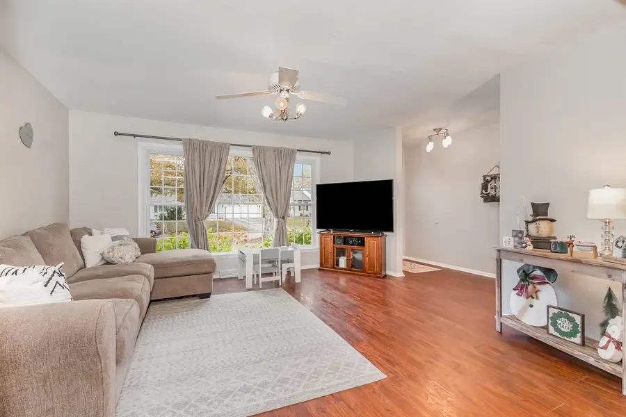 30 Fieldpoint Road, Montgomery, IL 60538 - Image #2