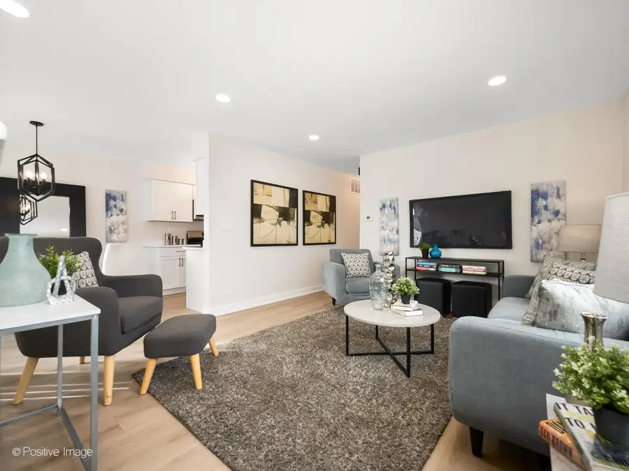 823 Cambridge Place #823, Wheeling, IL 60090 - Image #3