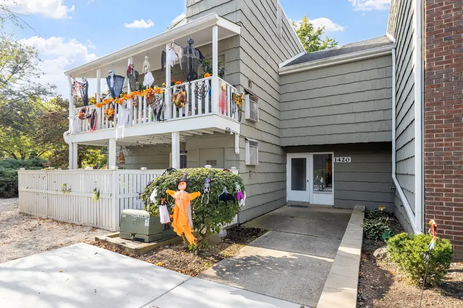 1420 Stonebridge Trail #1-3, Wheaton, IL 60189 - Image #2