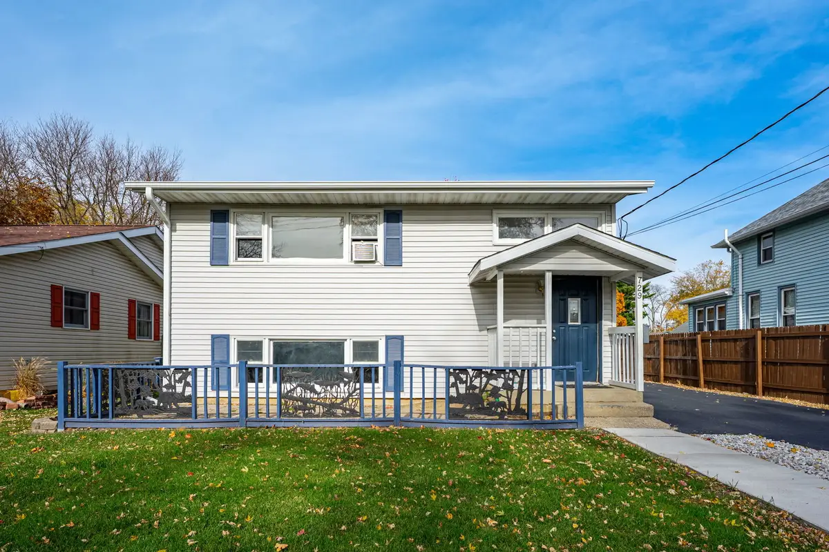 729 W Perry Street, Belvidere, IL 61008 - Image #1